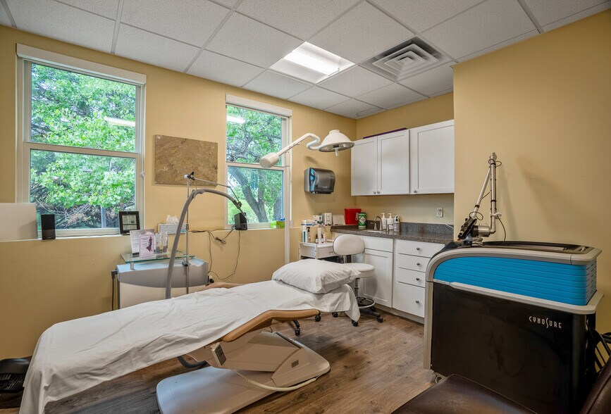 More Photos Of 450 St Michael's Dr, Santa Fe Office For Sale