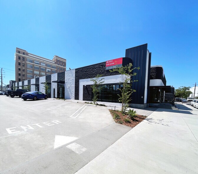 More Photos Of 684 Mateo St, Los Angeles Storefront Retail Office For Lease