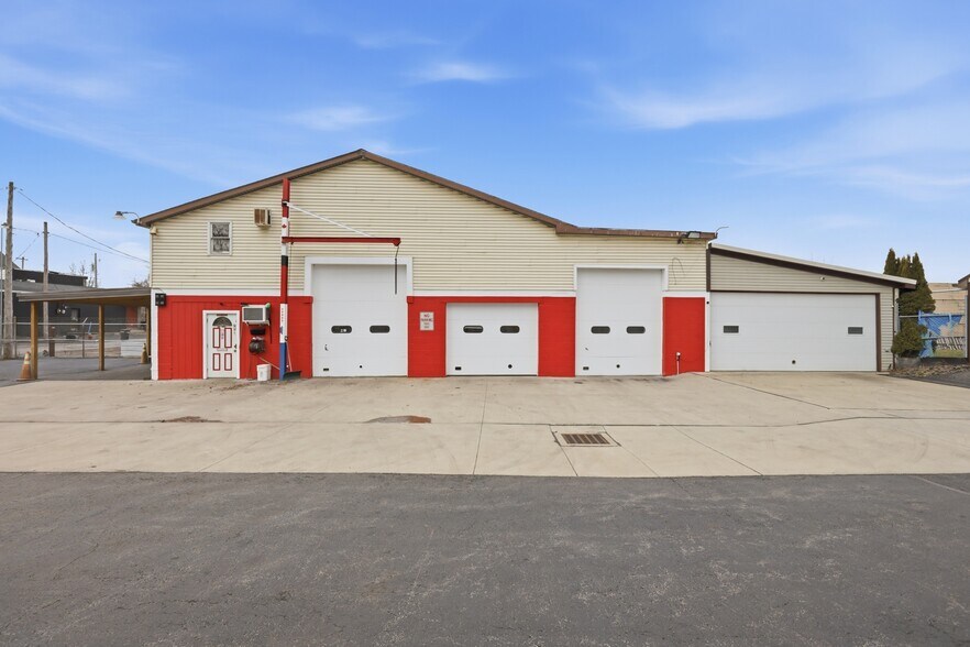 More Photos Of 2910 Louisiana Ave, Niagara Falls General Retail For Lease