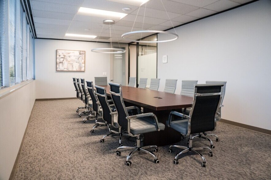 More Photos Of 1235 North Loop W, Houston Office For Lease