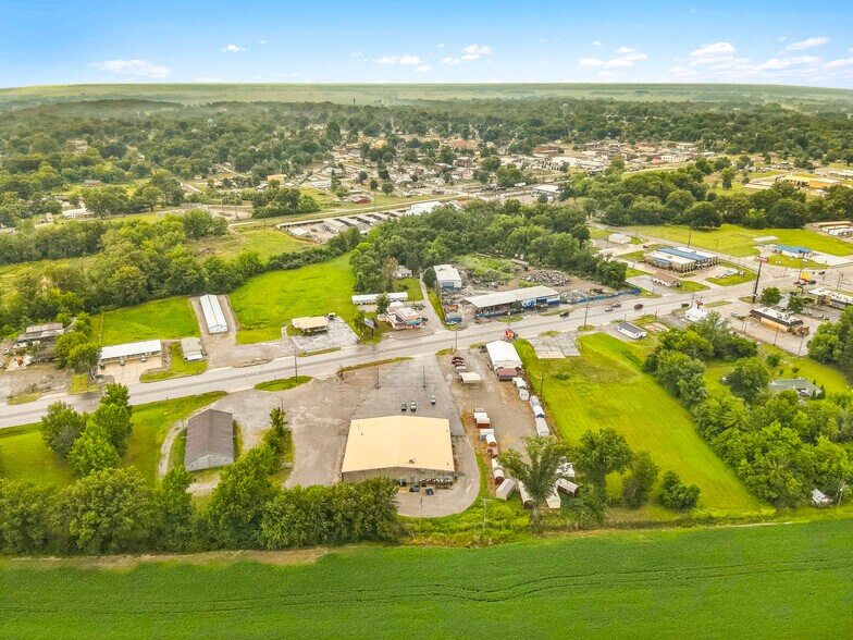 More Photos Of 1217 Us Highway 45 N, Eldorado Storefront For Sale