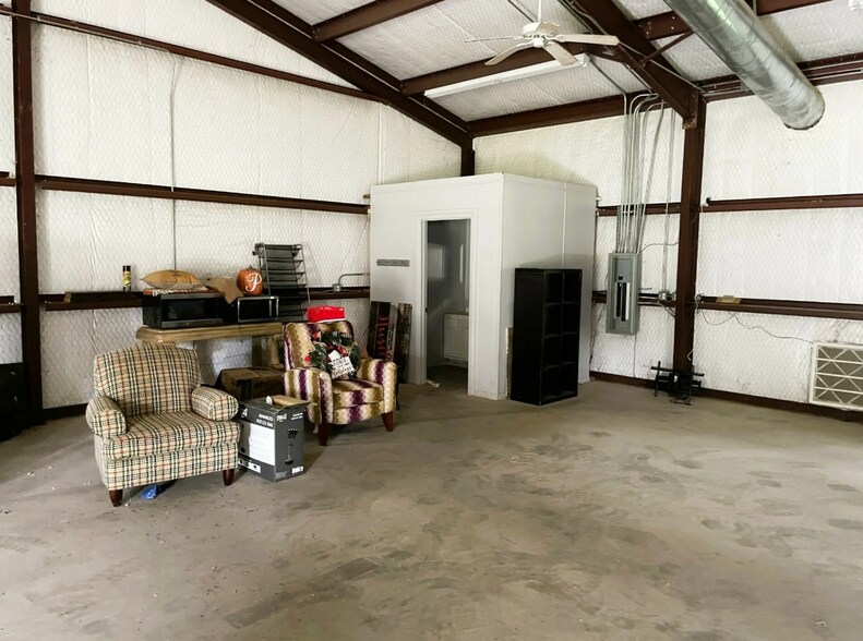 More Photos Of 7431 FM 346, Whitehouse Industrial For Lease