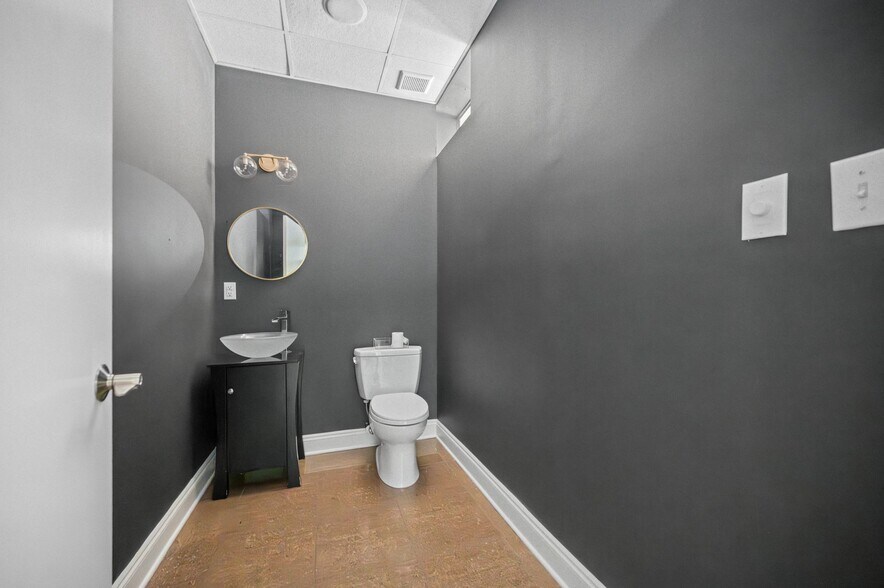 More Photos Of 212 Fairhope Ave, Fairhope Storefront For Sale