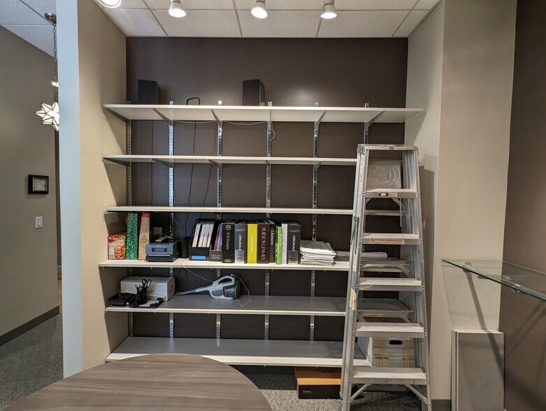 More Photos Of 11123-11137 N Wauwatosa Rd, Mequon Loft Creative Space For Lease