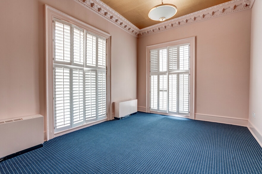 More Photos Of 2040 S St NW, Washington Office For Sale