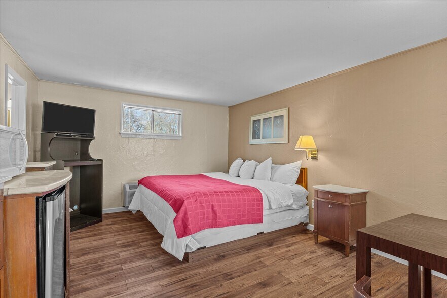 More Photos Of 82 Beach Rd, Salisbury Hospitality For Sale