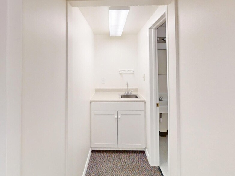 More Photos Of 2105-2133 W 8th St, Erie Office For Sale