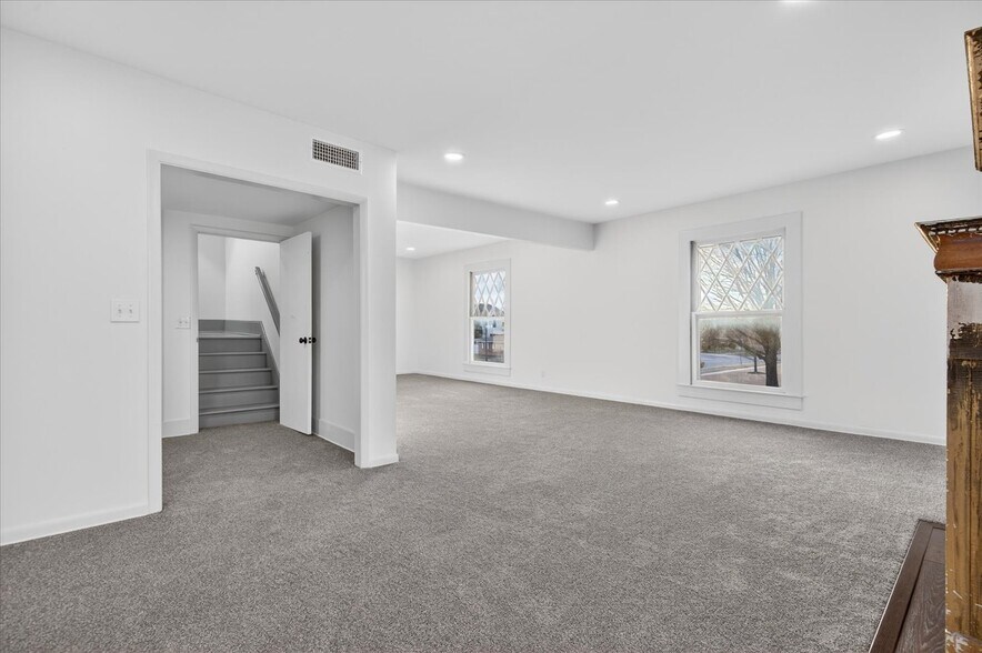 More Photos Of 822 S Johnstone Ave, Bartlesville Freestanding For Sale