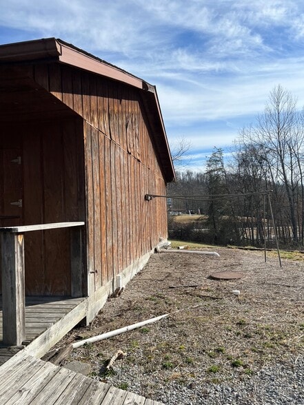 More Photos Of 414 Milroy Grose, Lansing Land For Sale