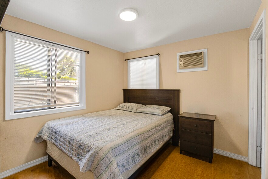 More Photos Of 11234 Hatteras St, North Hollywood Apartments For Sale