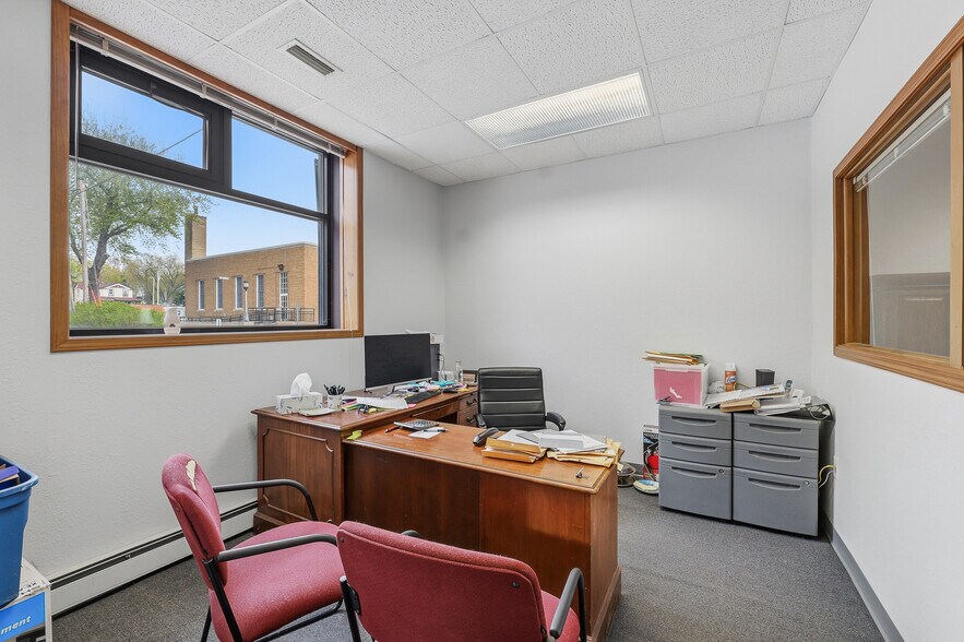 More Photos Of 132 W Huron St, Berlin Office For Sale