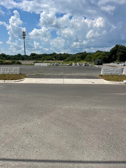 More Photos Of 1910 Chapman Ave SW, Roanoke Light Manufacturing For Sale