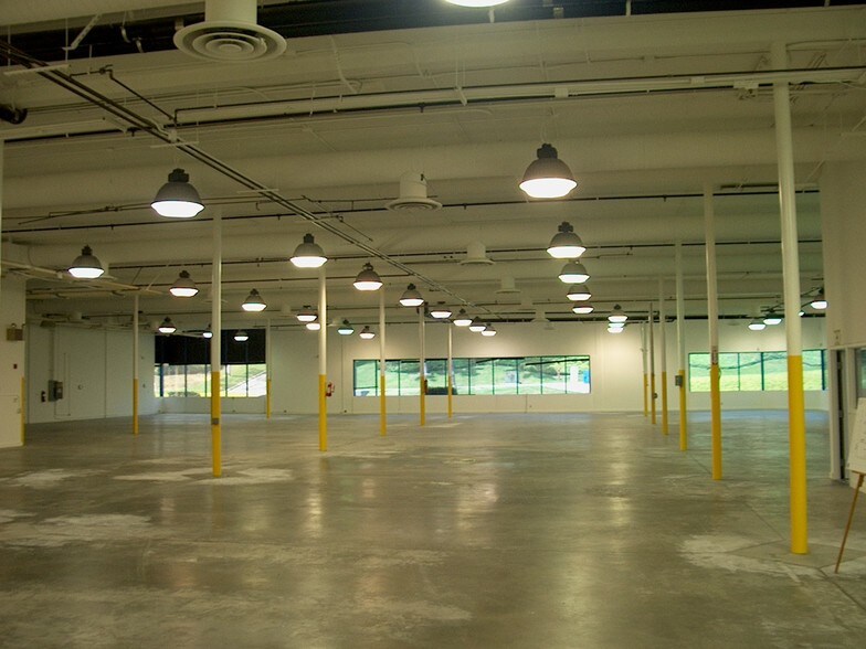 More Photos Of 6300 Yarrow Dr, Carlsbad Unknown For Lease