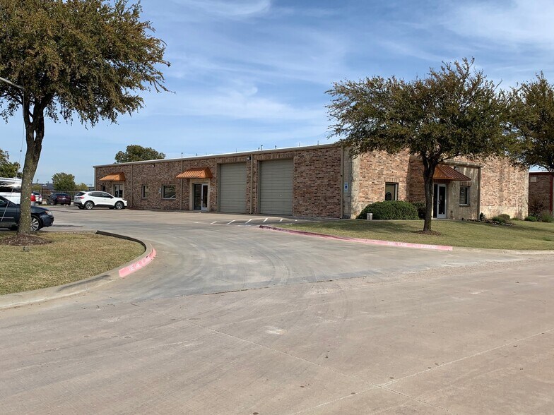 More Photos Of 2809 Capital St, Wylie Light Distribution For Sale