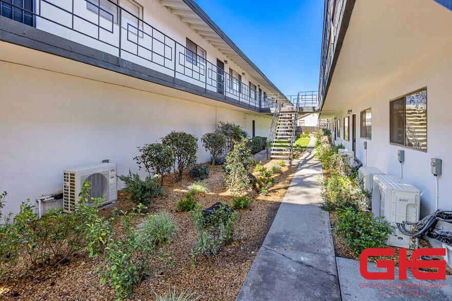 More Photos Of 521 E Live Oak Ave, Arcadia Apartments For Sale