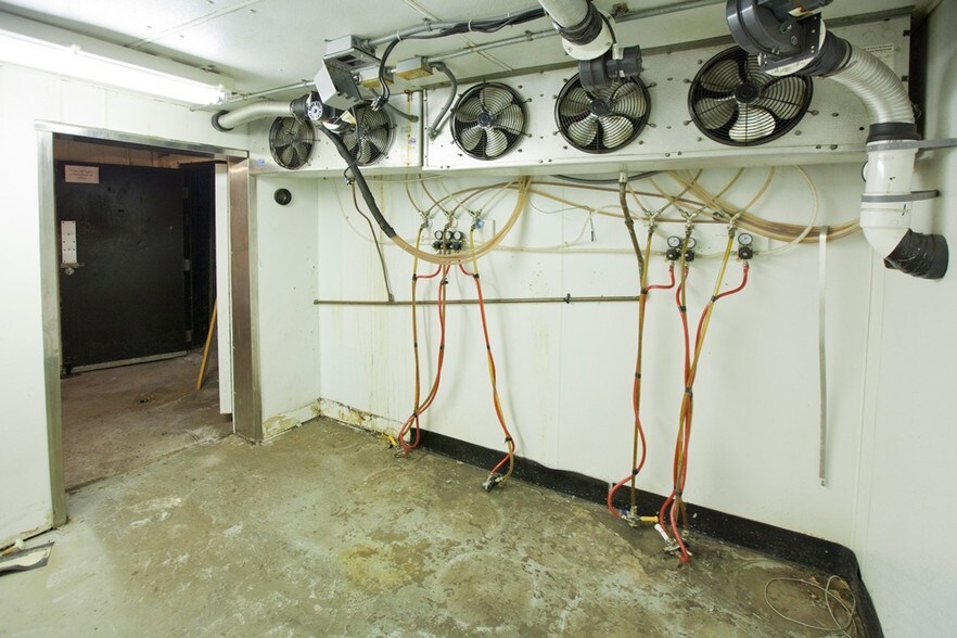 More Photos Of 17 N Washington St, Ypsilanti General Retail For Sale