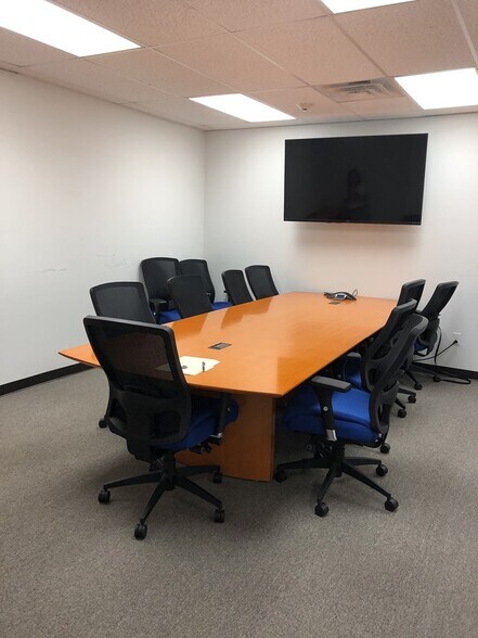 More Photos Of 15 Thames St, Groton Office For Lease