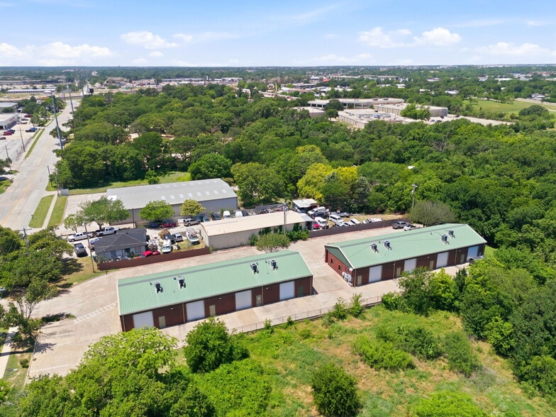 More Photos Of 519 Bennett Ln, Lewisville Flex For Sale