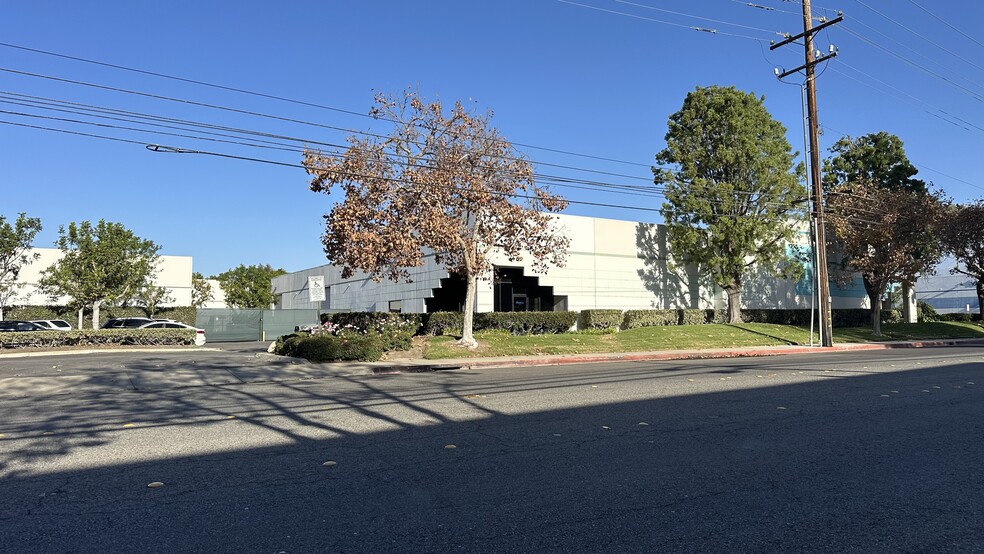 Primary Photo Of 3205 Pomona Blvd, Pomona Warehouse For Lease