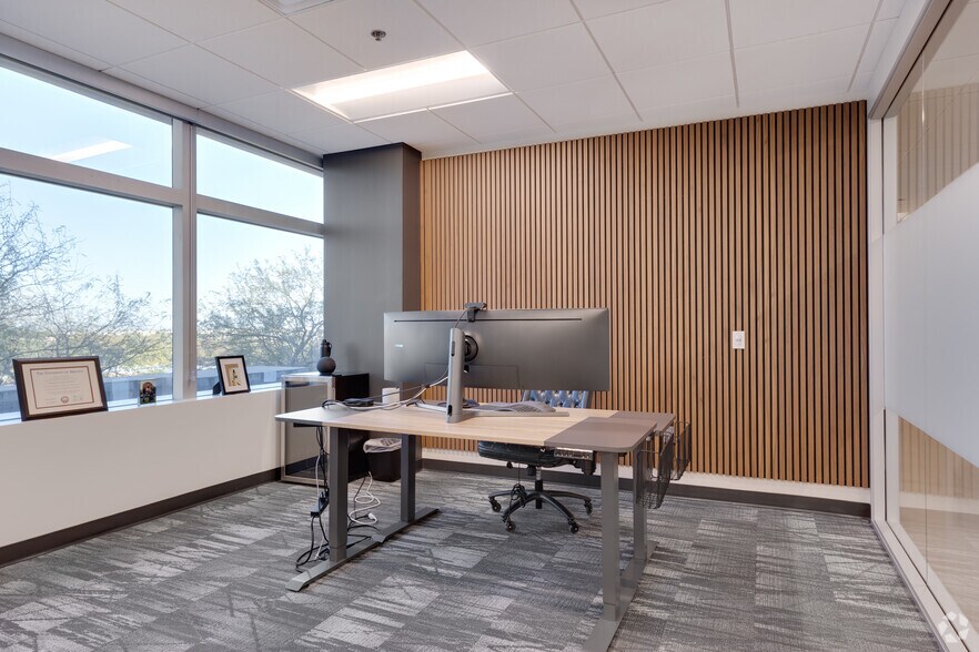 More Photos Of 17851 N 85th St, Scottsdale Office For Lease
