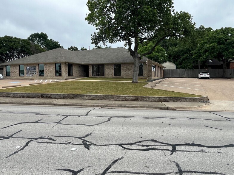 More Photos Of 615 W Harwood Rd, Hurst Medical For Sale