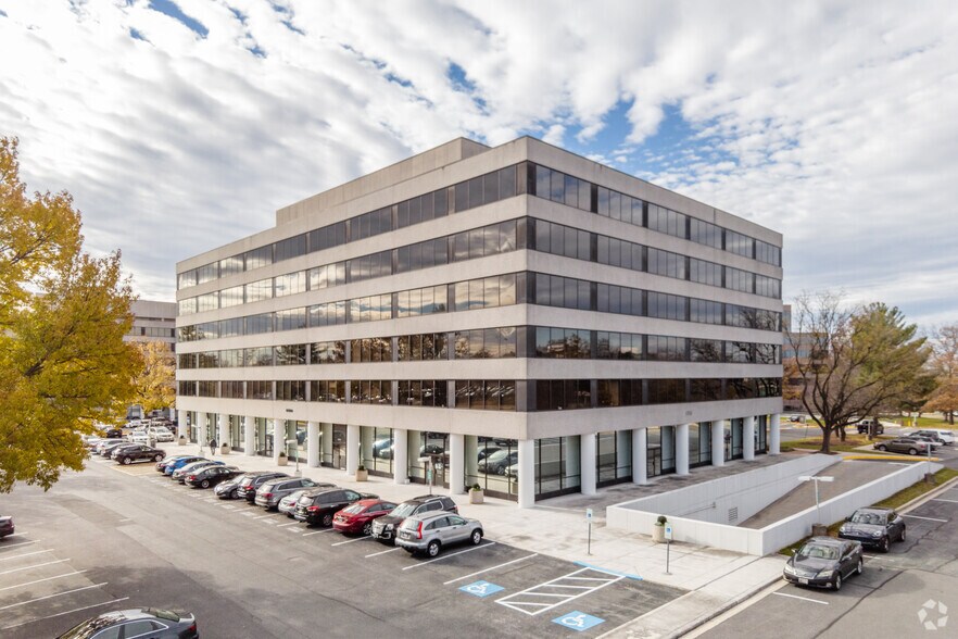 More Photos Of 6500 Rock Spring Dr, Bethesda Office For Lease