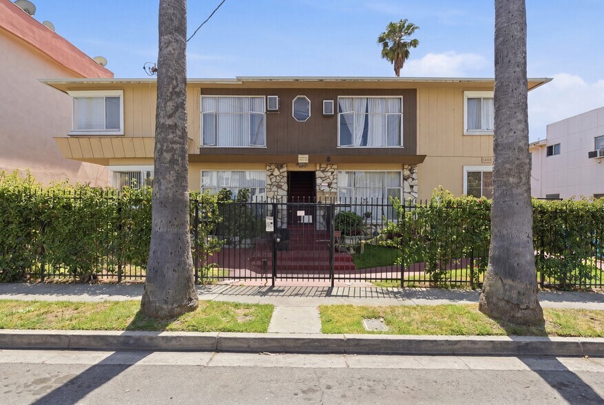 More Photos Of 5408 Russell Ave, Los Angeles Apartments For Sale