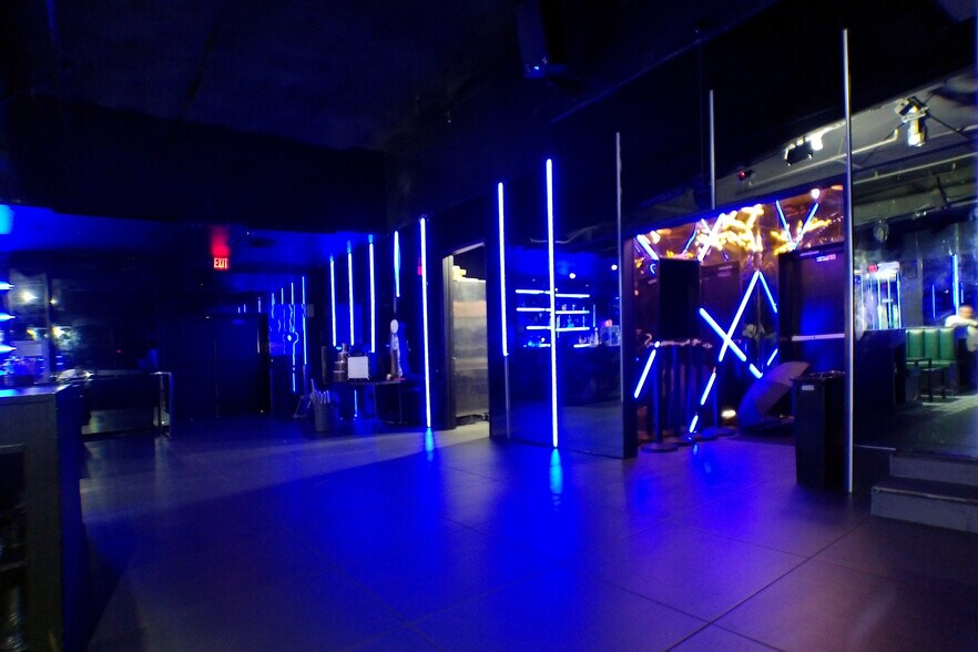 More Photos Of 5002 Washington Ave, Houston Bar For Lease