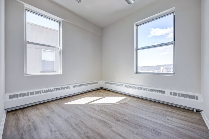 More Photos Of 57 Cannon St, Poughkeepsie Apartments For Lease