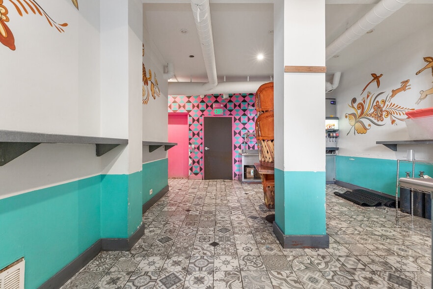 More Photos Of 525-527 Commercial St, San Francisco Restaurant For Lease