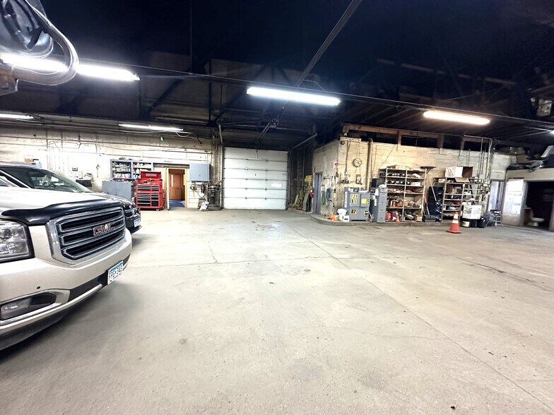 More Photos Of 620 E Howard St, Hibbing Parking Garage For Sale