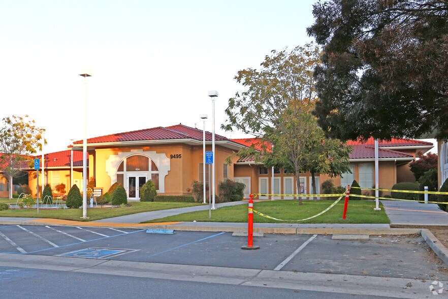 More Photos Of 9499 N Fort Washington Rd, Fresno Unknown For Lease