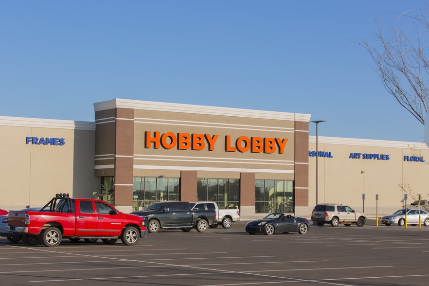 More Photos Of 1700 N Main St, Altus Unknown For Sale