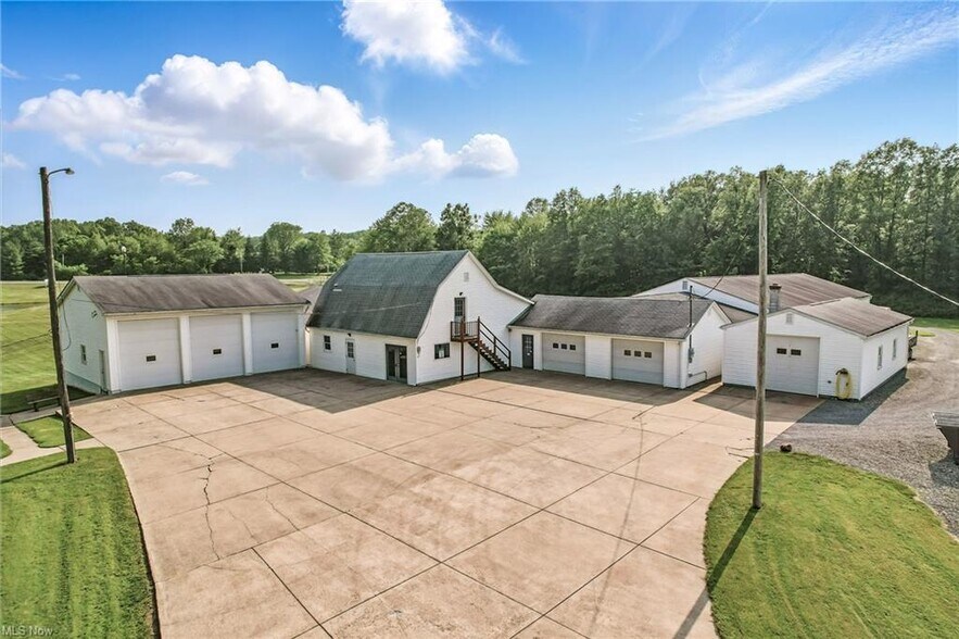 Primary Photo Of 4085 / 4086 State Route 422, Southington Showroom For Sale