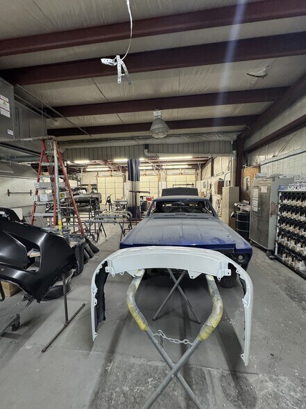 More Photos Of 103 Mabee Ave, Monteagle Industrial For Sale