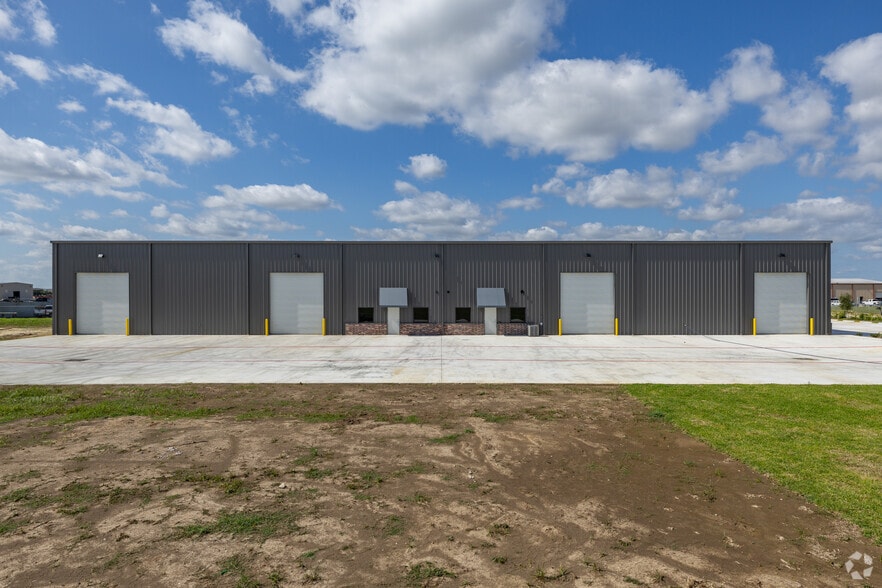 More Photos Of 900 W Jade Ave, Port Arthur Manufacturing For Lease