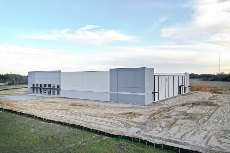 More Photos Of 701 Industrial Park Rd, Sylvania Warehouse For Sale