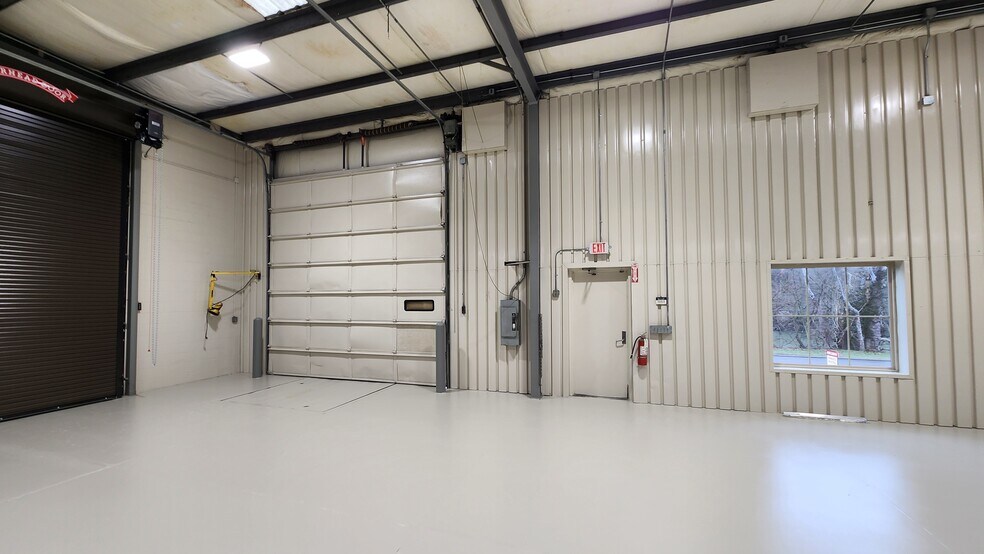 More Photos Of 272 E Kemper Rd, Loveland Industrial For Lease