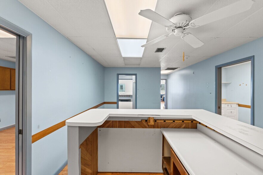 More Photos Of 215 W 6th St, Panama City Medical For Lease