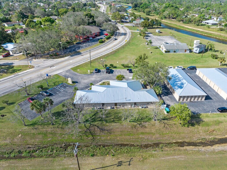 More Photos Of 302 Lee Blvd, Lehigh Acres Self Storage For Lease