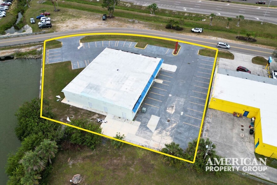 More Photos Of 3092 Tamiami Trl, Port Charlotte Restaurant For Sale
