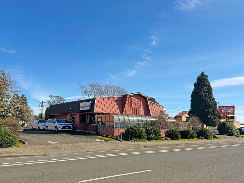 Primary Photo Of 19660 SE McLoughlin Blvd, Gladstone Freestanding For Sale