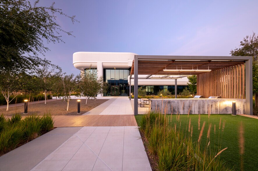 More Photos Of 178 E Tasman Dr, San Jose Office For Sale