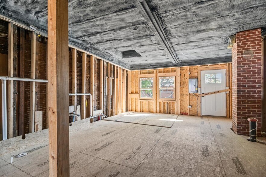 More Photos Of 367 Main St, Rockland Storefront For Sale