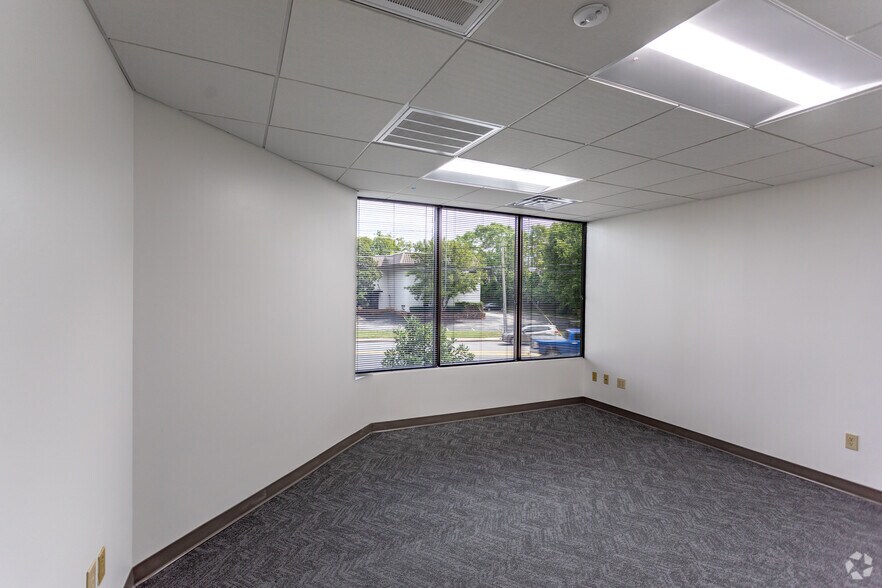 More Photos Of 2505 21st Ave S, Nashville Office For Lease