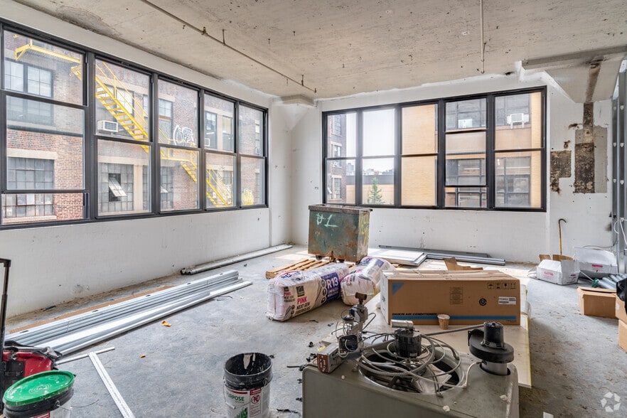 More Photos Of 21-07 41st Ave, Long Island City Industrial For Lease