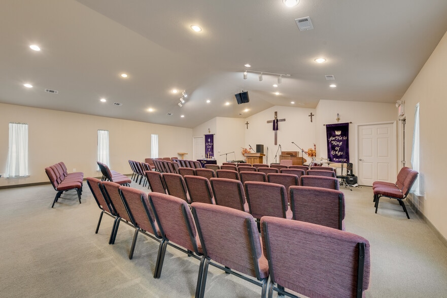 More Photos Of 108 N Chattey Rd, DeSoto Religious Facility For Sale