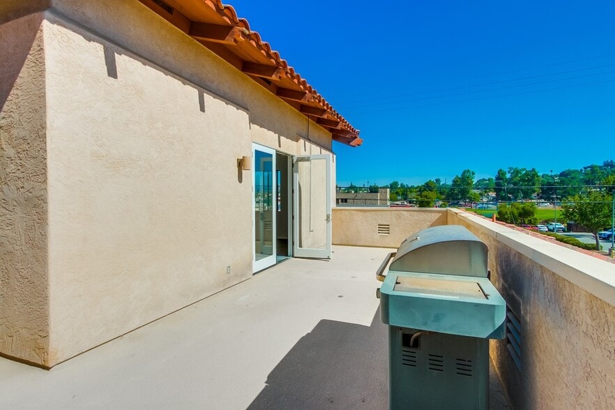 More Photos Of 343 E Alvarado St, Fallbrook Freestanding For Sale