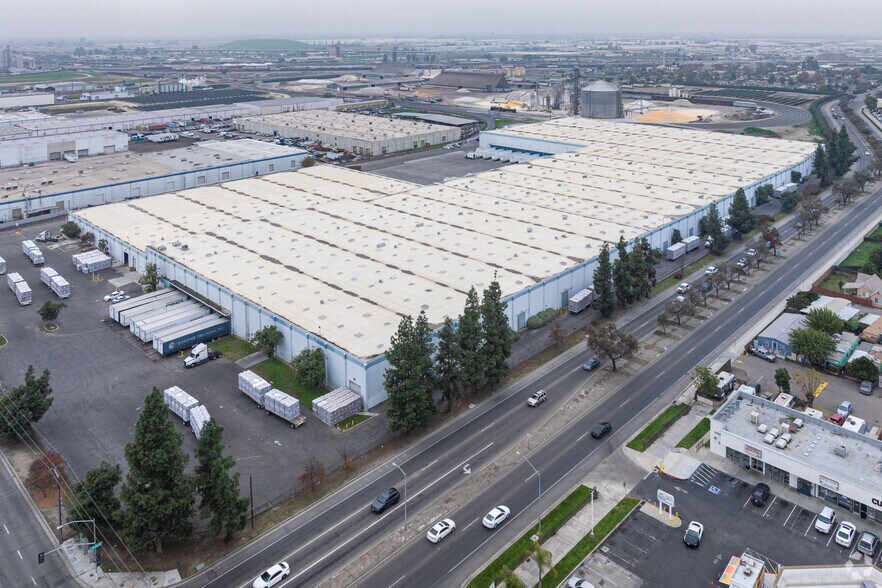 More Photos Of 2626 S Maple Ave, Fresno Distribution For Lease
