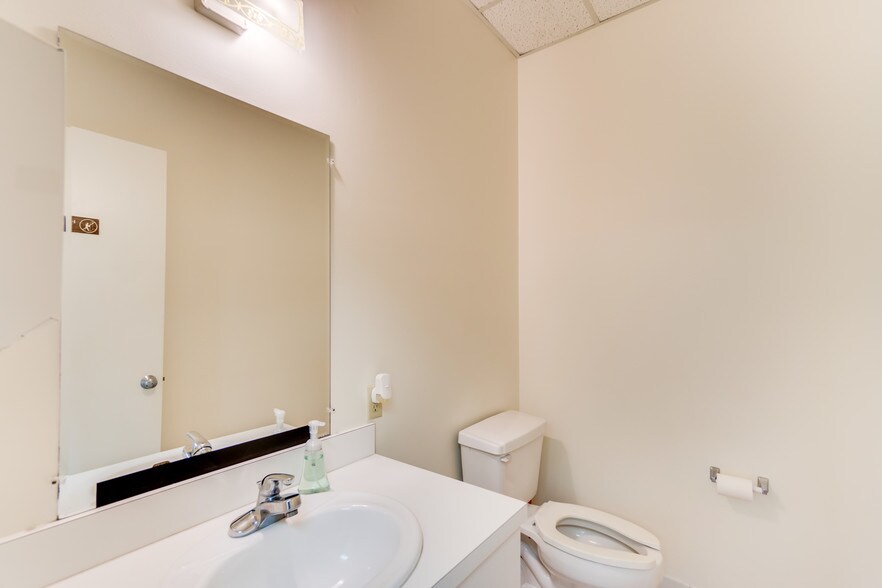 More Photos Of 1202 E Silver Star Rd, Ocoee Medical For Sale